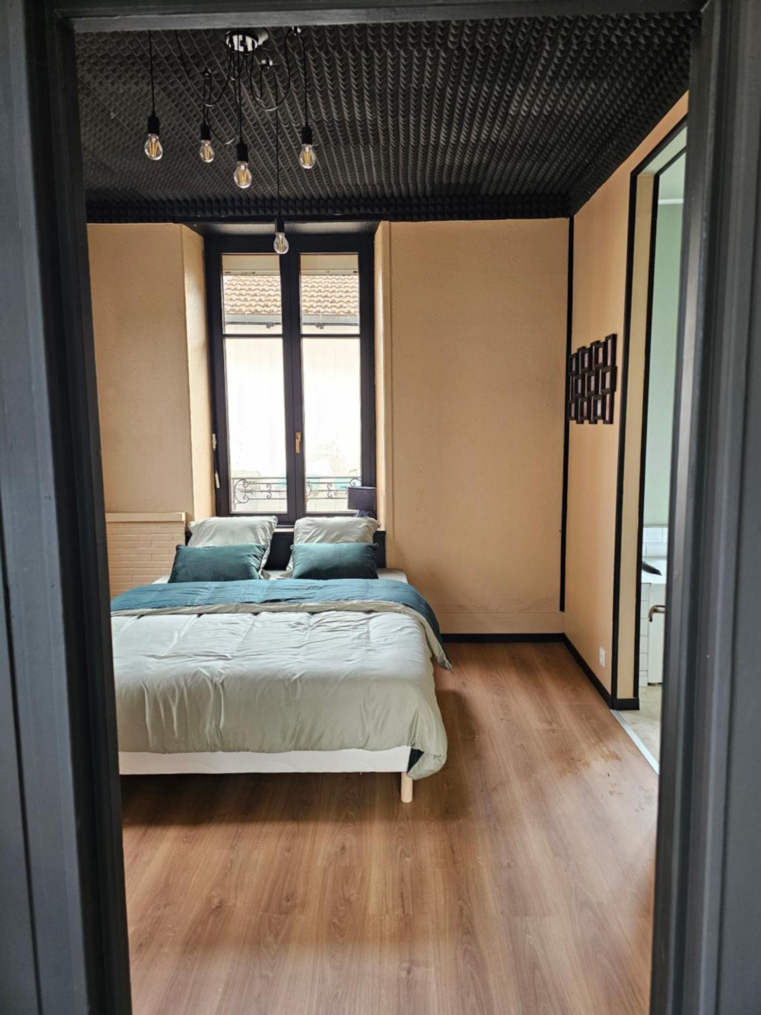 Black Box Cinema Appartement Avec Balneo Epinal Exterior photo