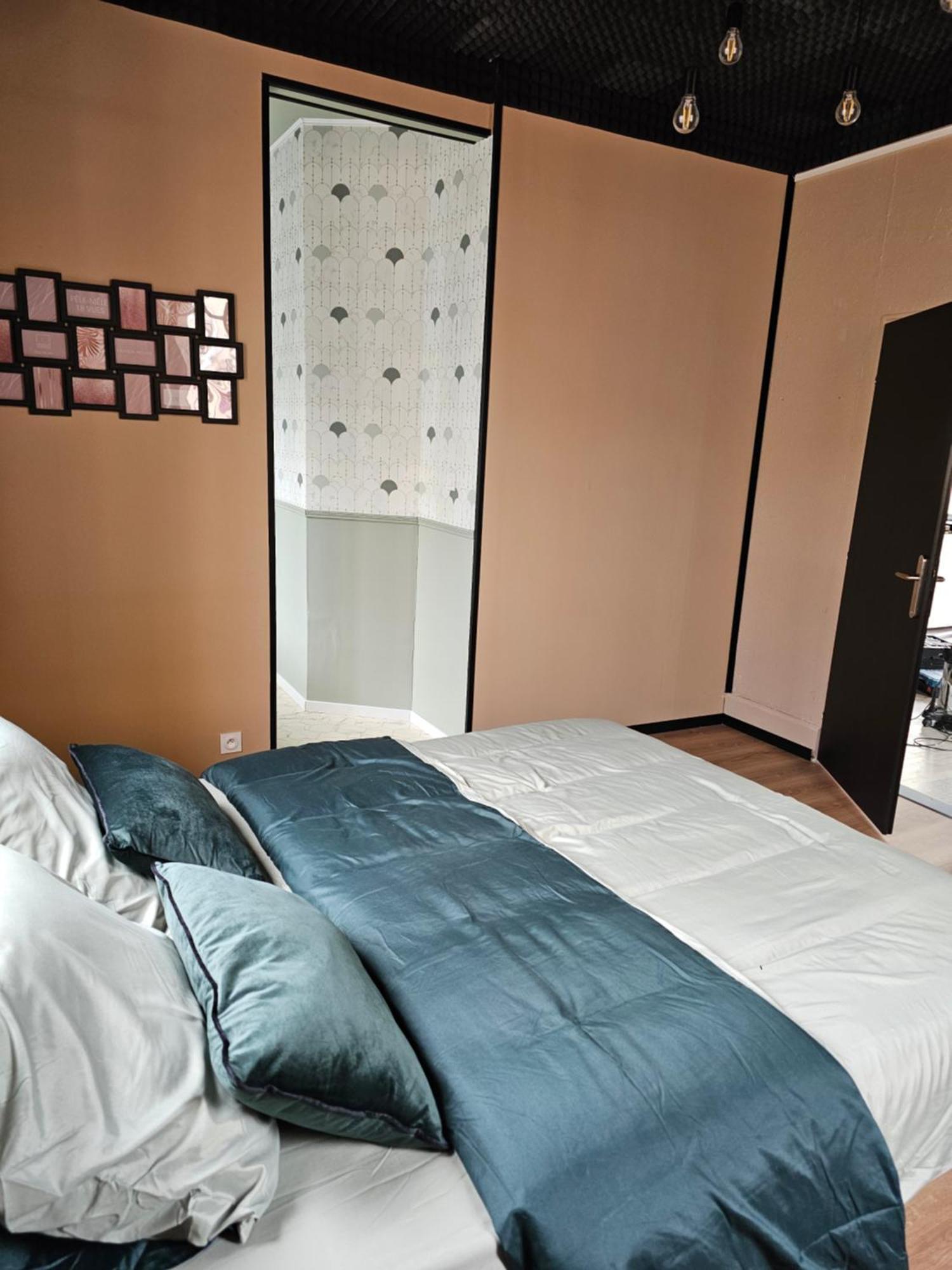 Black Box Cinema Appartement Avec Balneo Epinal Exterior photo